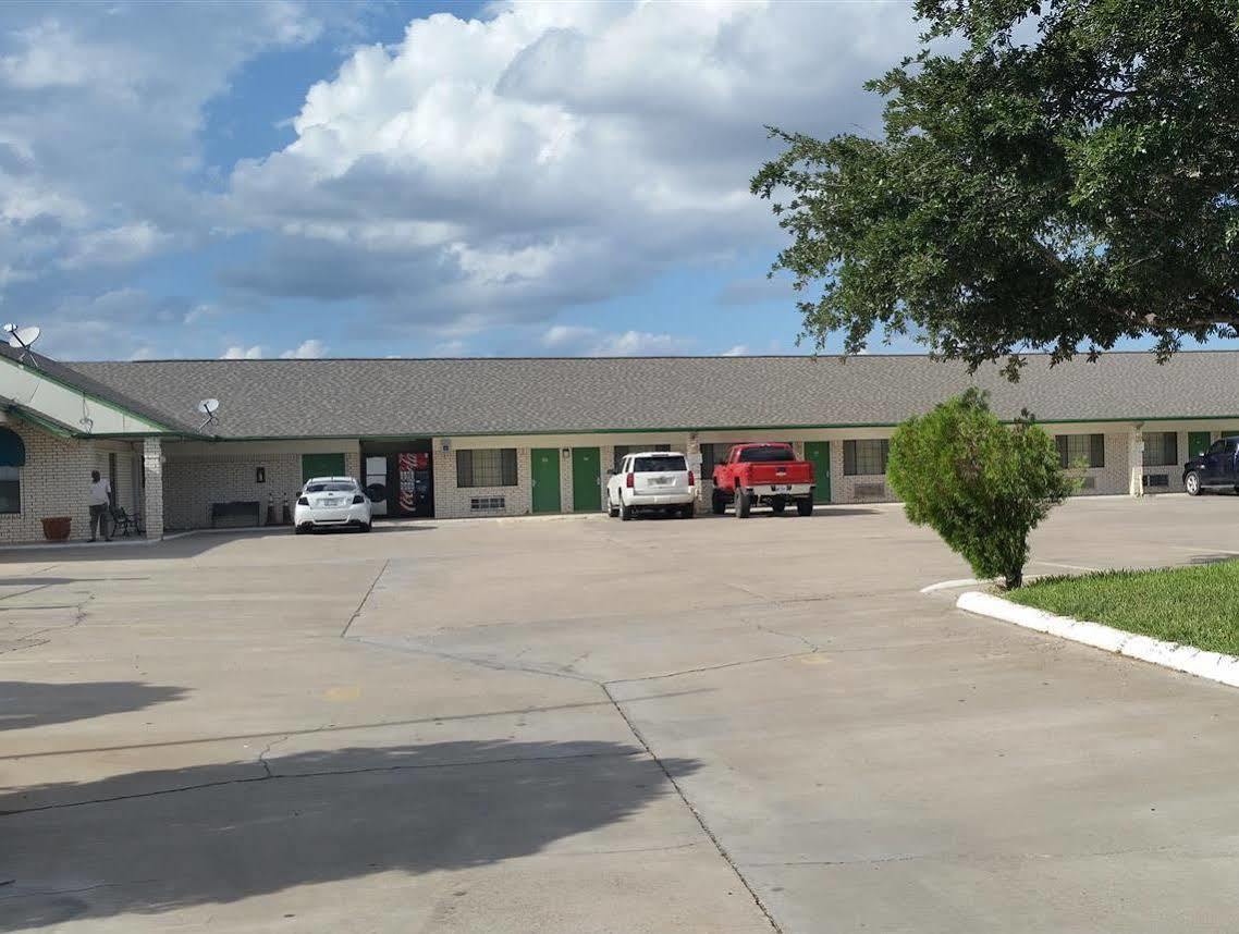 Garden Inn & Suites Hebbronville Dış mekan fotoğraf